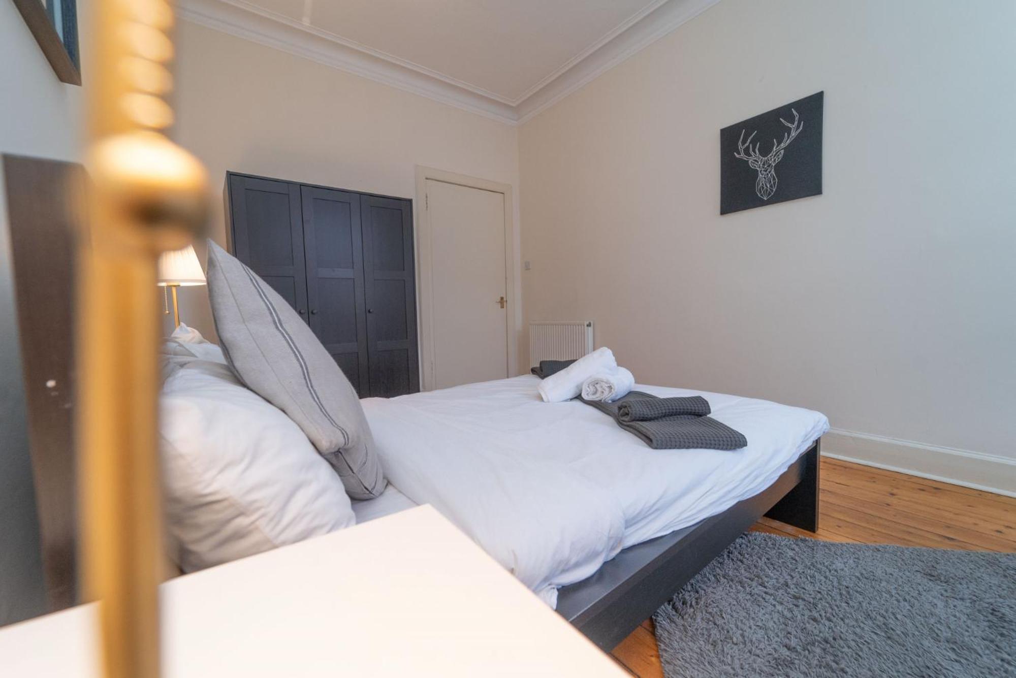 Large City Corner Apartment EDI Kültér fotó
